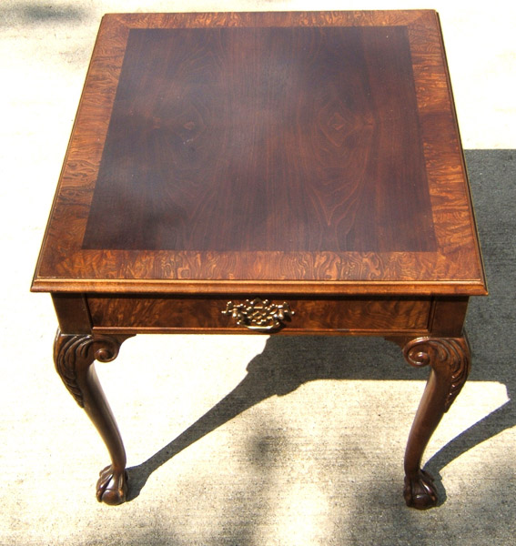 001 F 4134 Ball & clawfoot (1) drawer table