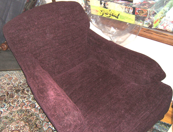 013 4075 Upholstered Armchair w ottoman
