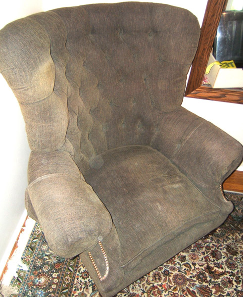 014 4085 Upholstered armchair w ottoman
